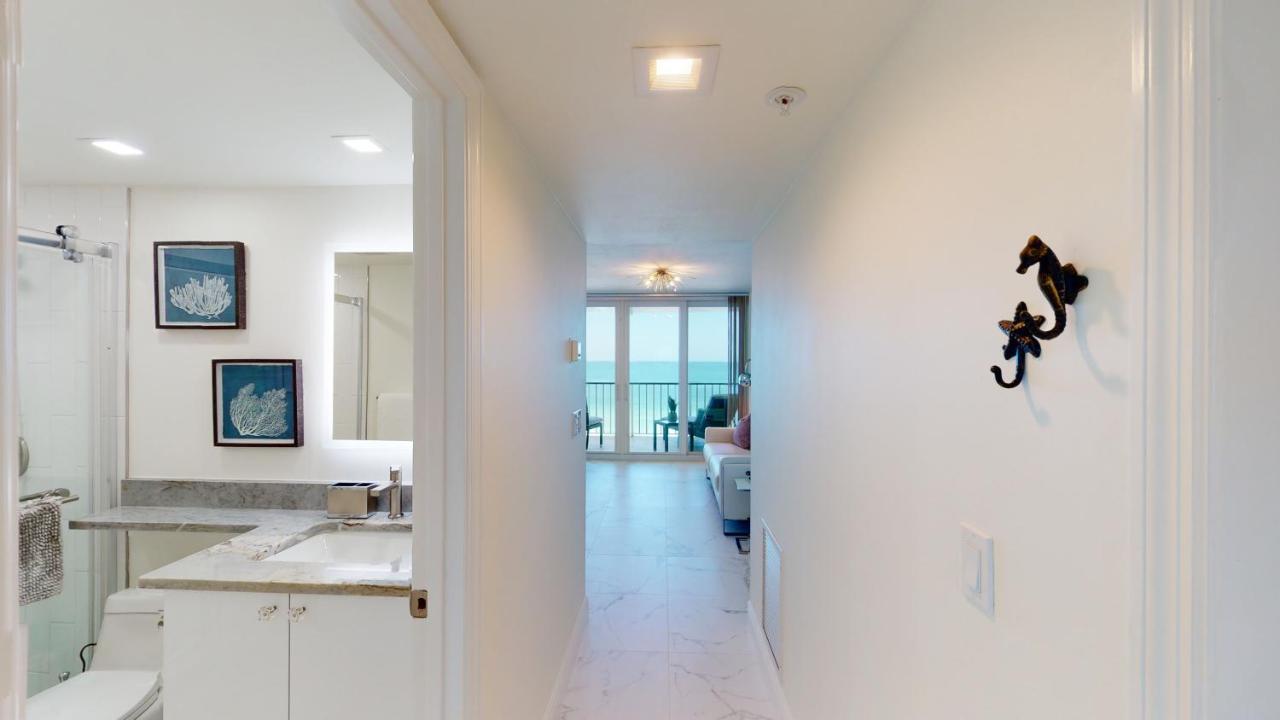 Totally Renovated Beachfront Condo At Apollo! Marco Island Exterior foto