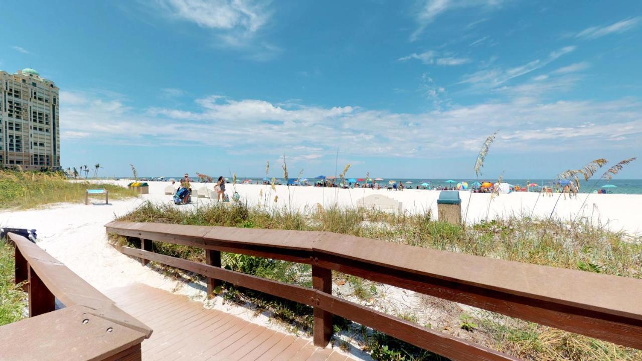Totally Renovated Beachfront Condo At Apollo! Marco Island Exterior foto