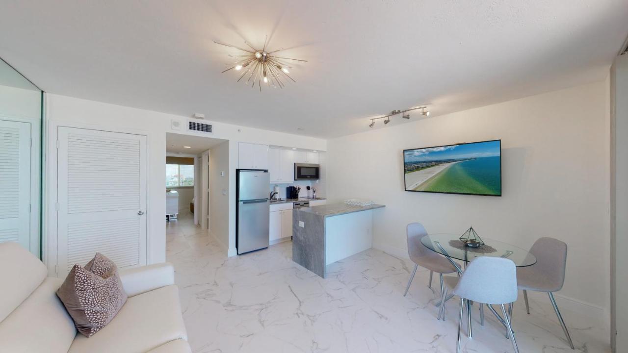 Totally Renovated Beachfront Condo At Apollo! Marco Island Exterior foto