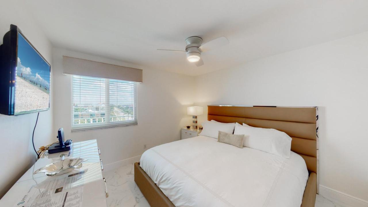 Totally Renovated Beachfront Condo At Apollo! Marco Island Exterior foto